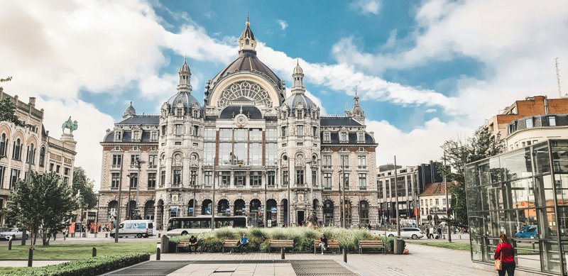 10 Most Amazing Train Stations in the World